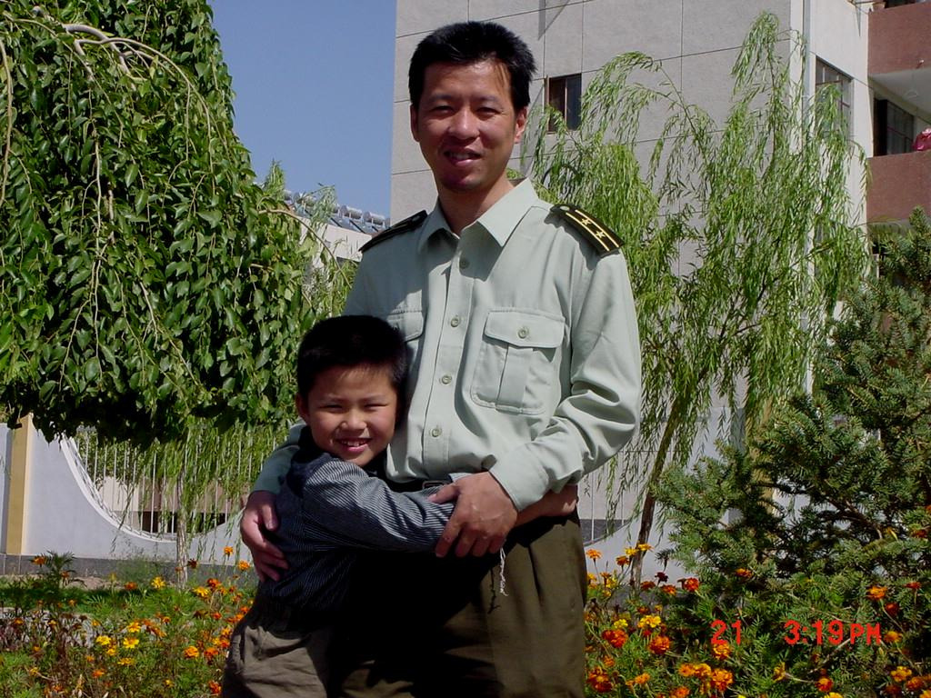 与孩子在户外