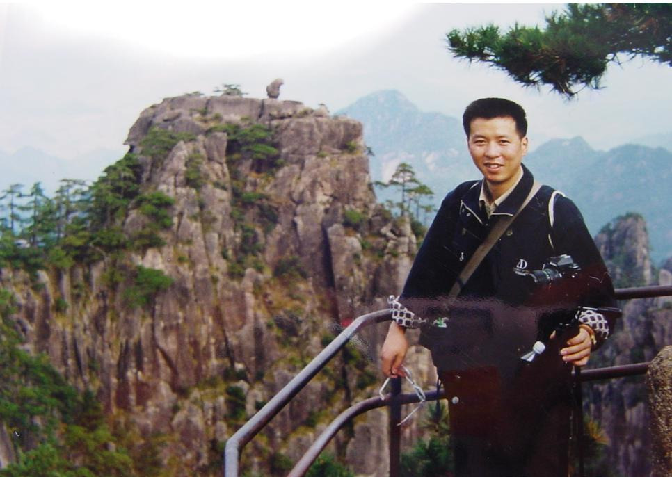 山间，带着相机