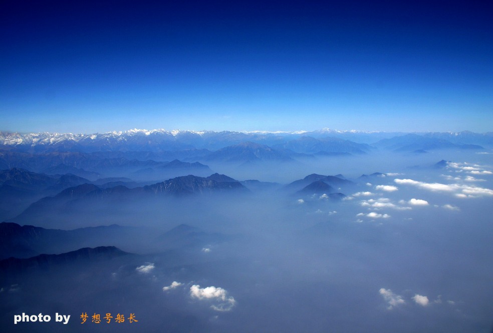 云海与远山