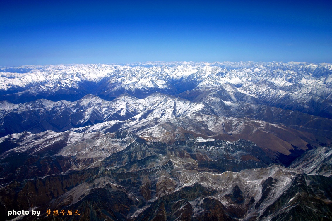 层峦叠雪